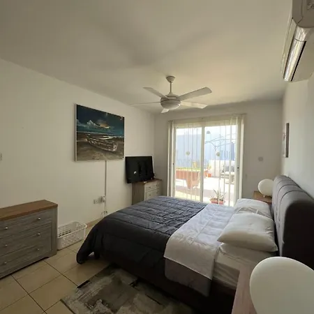 2 Bedroom Kapparis App With Wifi *