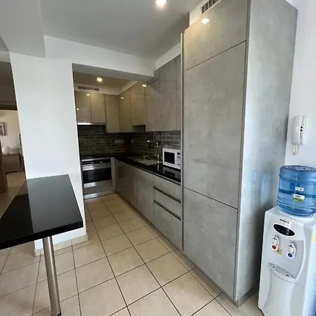 2 Bedroom Kapparis App With Wifi Апартаменты Паралимни