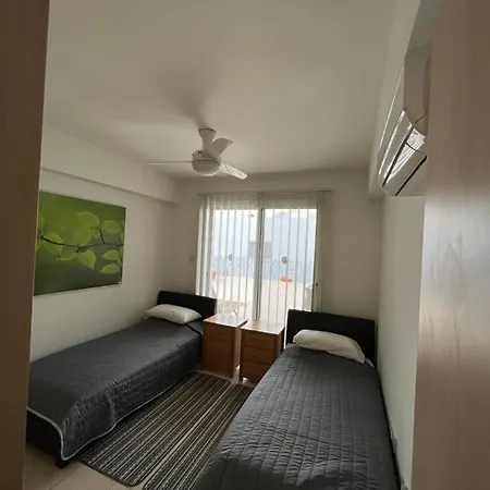2 Bedroom Kapparis App With Wifi Апартаменты Паралимни