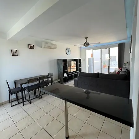 2 Bedroom Kapparis App With Wifi Апартаменты